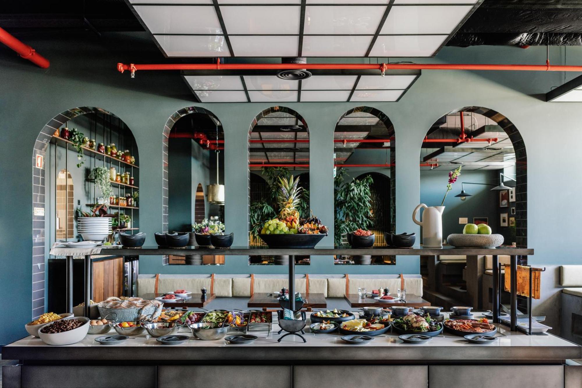 The Rebello Hotel & Spa - Small Luxury Hotels Of The World Vila Nova de Gaia Kültér fotó The kitchen at the restaurant
